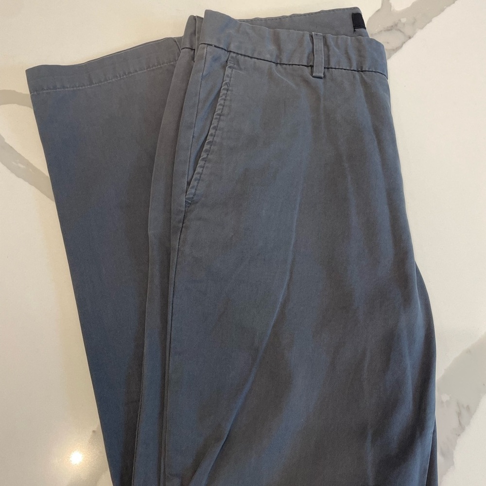 Banana Republic Chinos 33x32